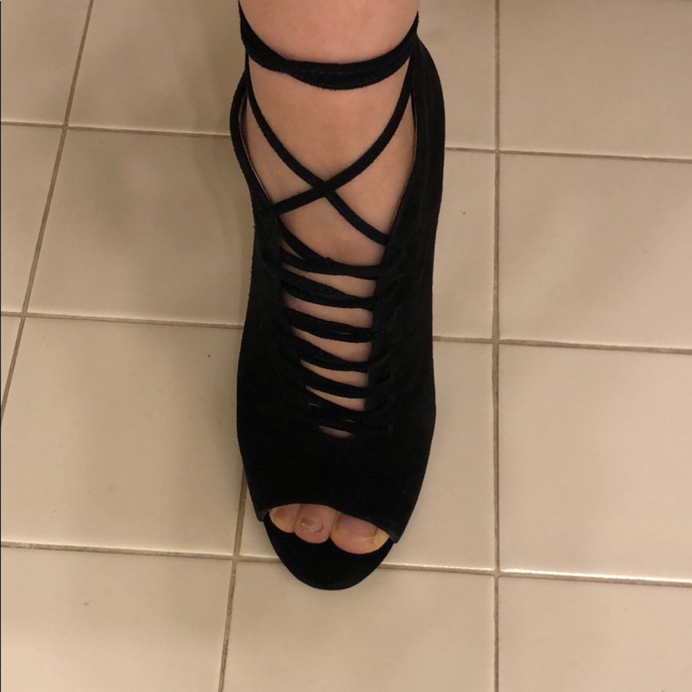 Shoes - Picture 2 of 5